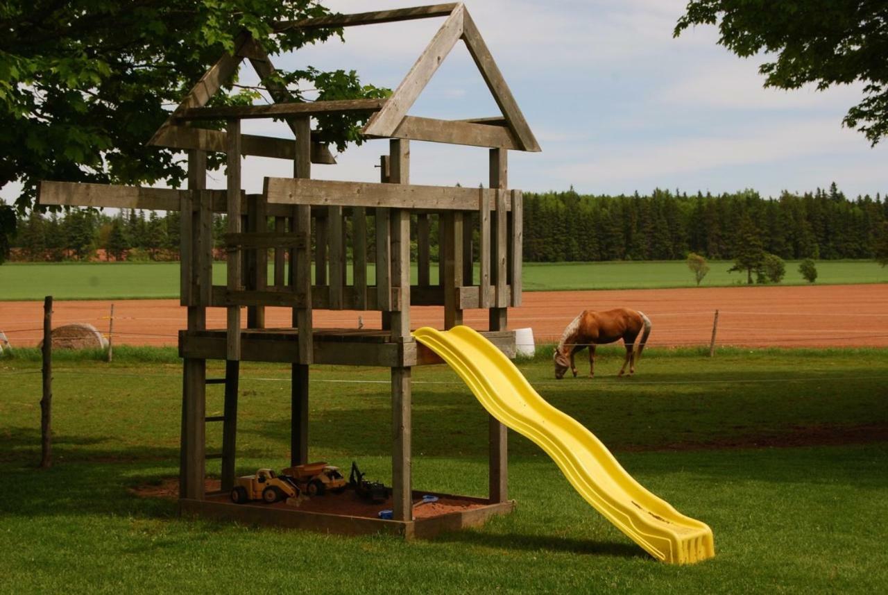 Bugaboo Cottages Summerside Exteriör bild